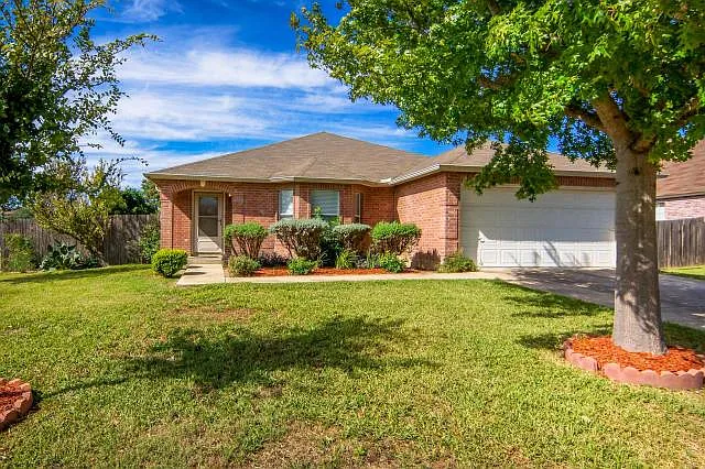 1020 Skylark Hill Ln — Photo 3