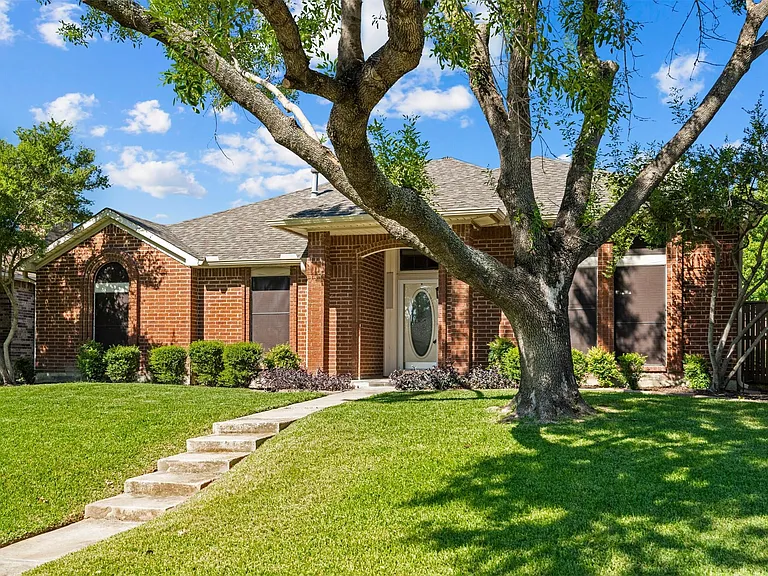 4219 Harvest Point Dr — Photo 1