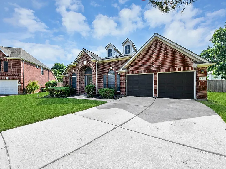 8322 Adler Lake Dr — Photo 4