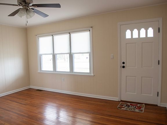 3rd image of 1349 Lititz Rd