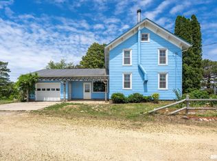 3027 262nd St, De Witt, IA 52742