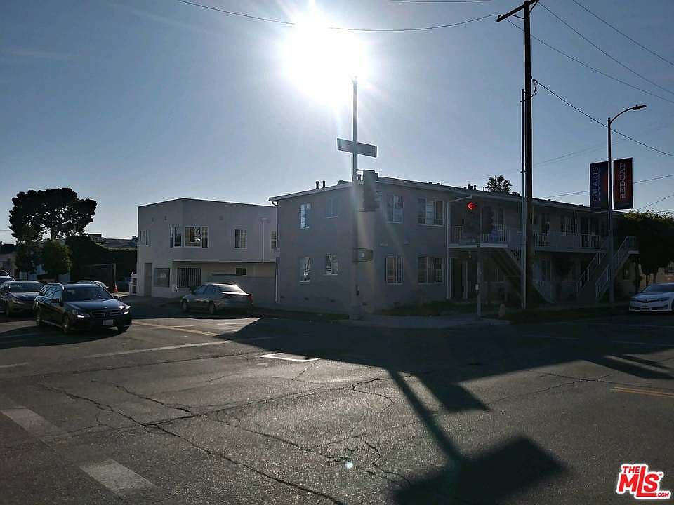 2nd image of 1255 S Cochran Ave