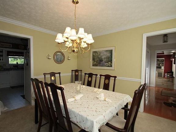 5th image of 2996 Crowfoot Dr