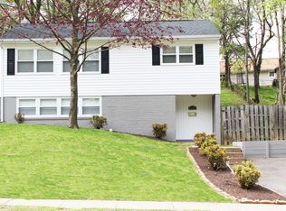 13312 Maple Leaf Ln, Woodbridge, VA 22191