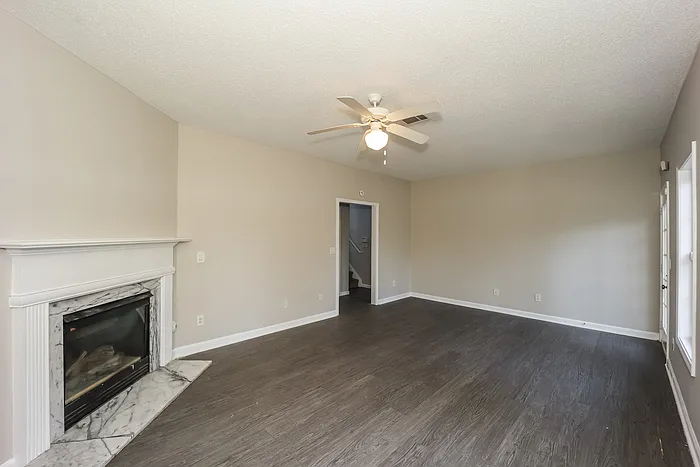 6055 Yellowood Ct — Photo 4