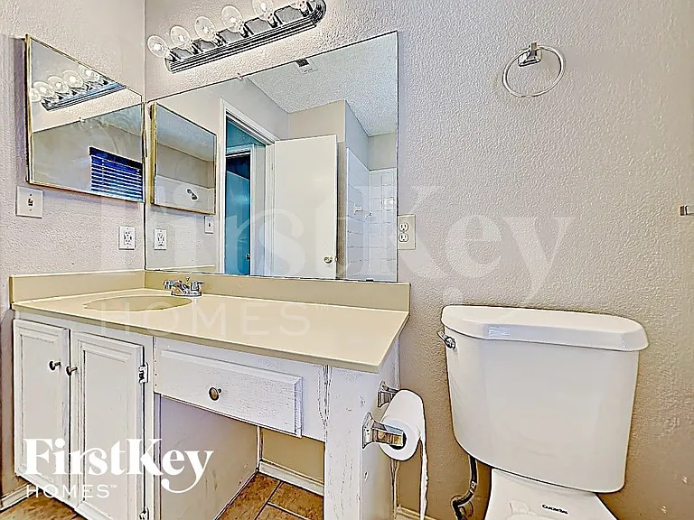 4338 Walsh Ln — Photo 13