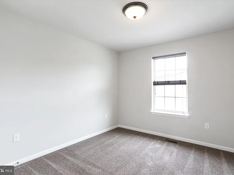20 Delano Dr — Photo 18