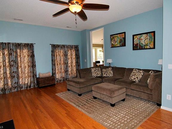 3rd image of 225 Bradford Lake Ct