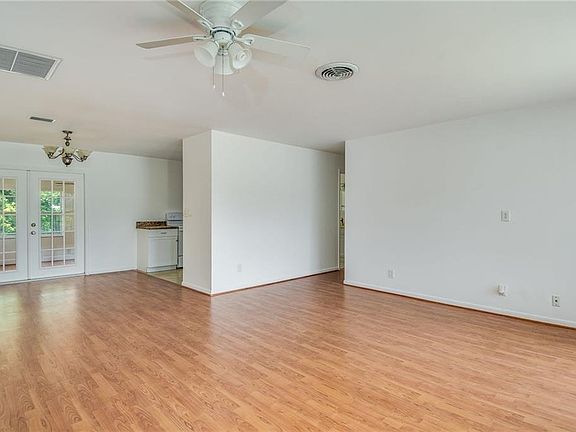 2nd image of 2605 53rd Ave