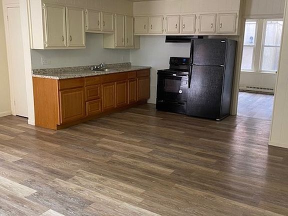 2nd image of 218 W Market St #7