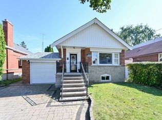 1615 Woodbine Heights Blvd, Toronto, ON M4B 3A3