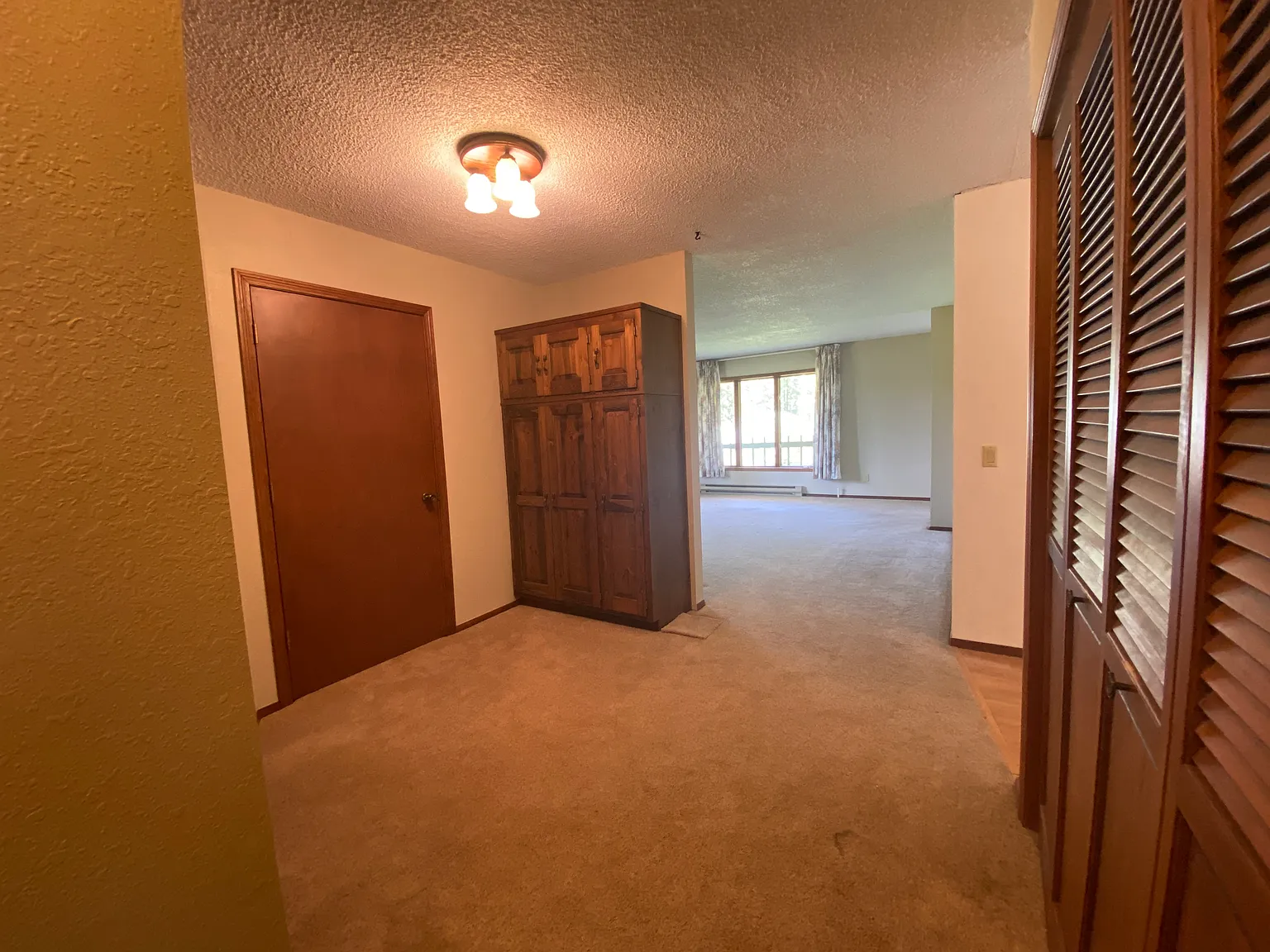 3 bedroom 2 bath house with spectacular views! — Photo 3
