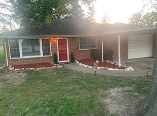 5400 Purvis Ln, Godfrey, IL 62035