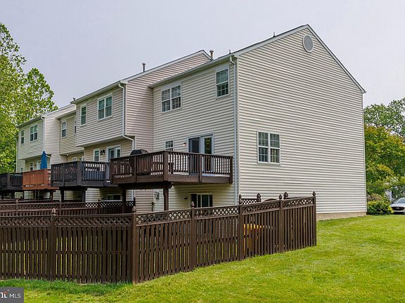 5th image of 1500 Chester Town Cir