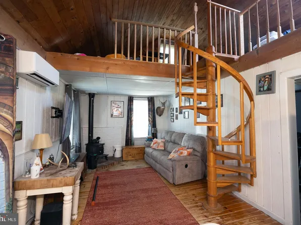 4480 Lombard St, Mays Landing, NJ 08330