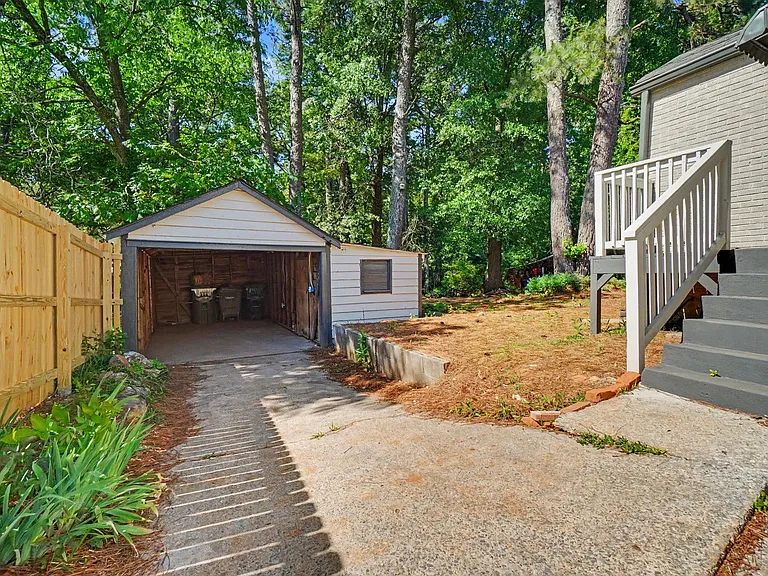 490 Lynnhaven Dr SW — Photo 23