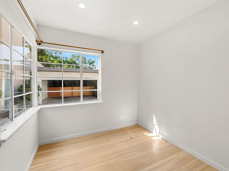 1717 Selby Ave — Photo 9
