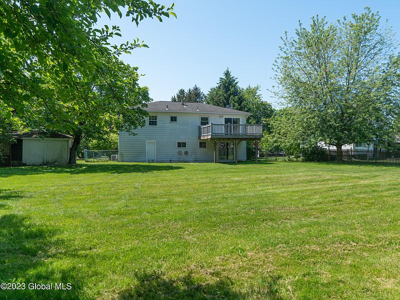 2nd image of 9 Robin Court