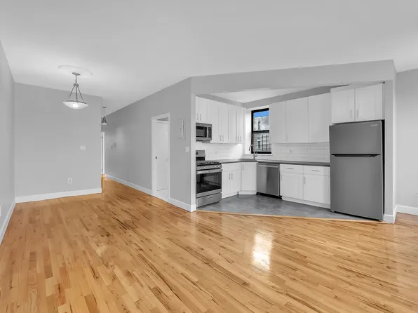 253 Albany Avenue image 2 of 13