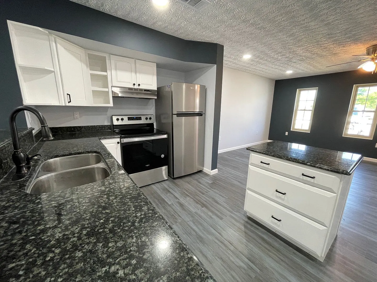For Lease - 2 BR | 2.5 BA Remodeled Townhome Near TAFB! — Photo 4