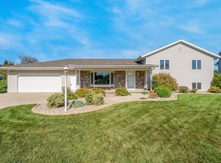 W2852 Crestwood Ct, Appleton, WI 54915