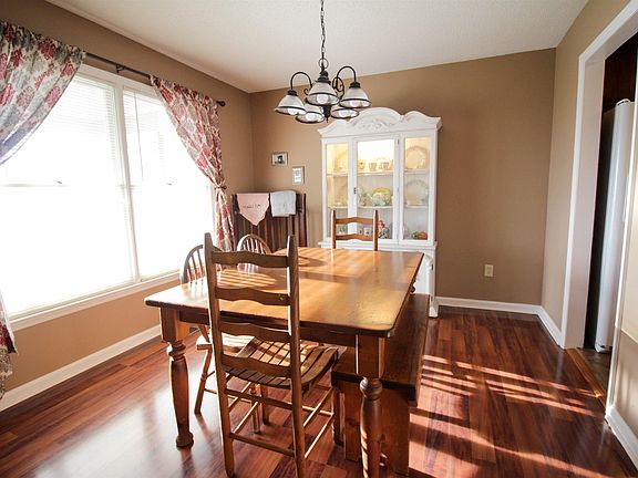 3rd image of 692 Delynn Dr