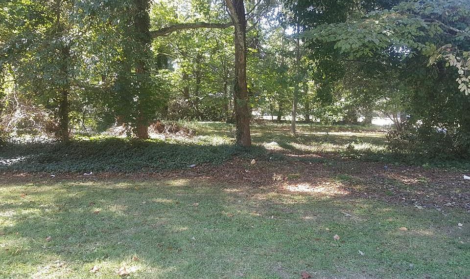 2nd image of 975 Lynhurst Dr SW