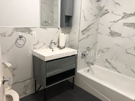 Rented by Metropolis International Realty Inc. | media 11