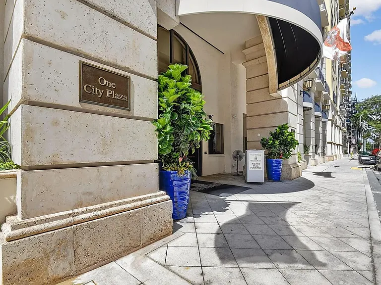 801 S Olive Ave #408 — Photo 1