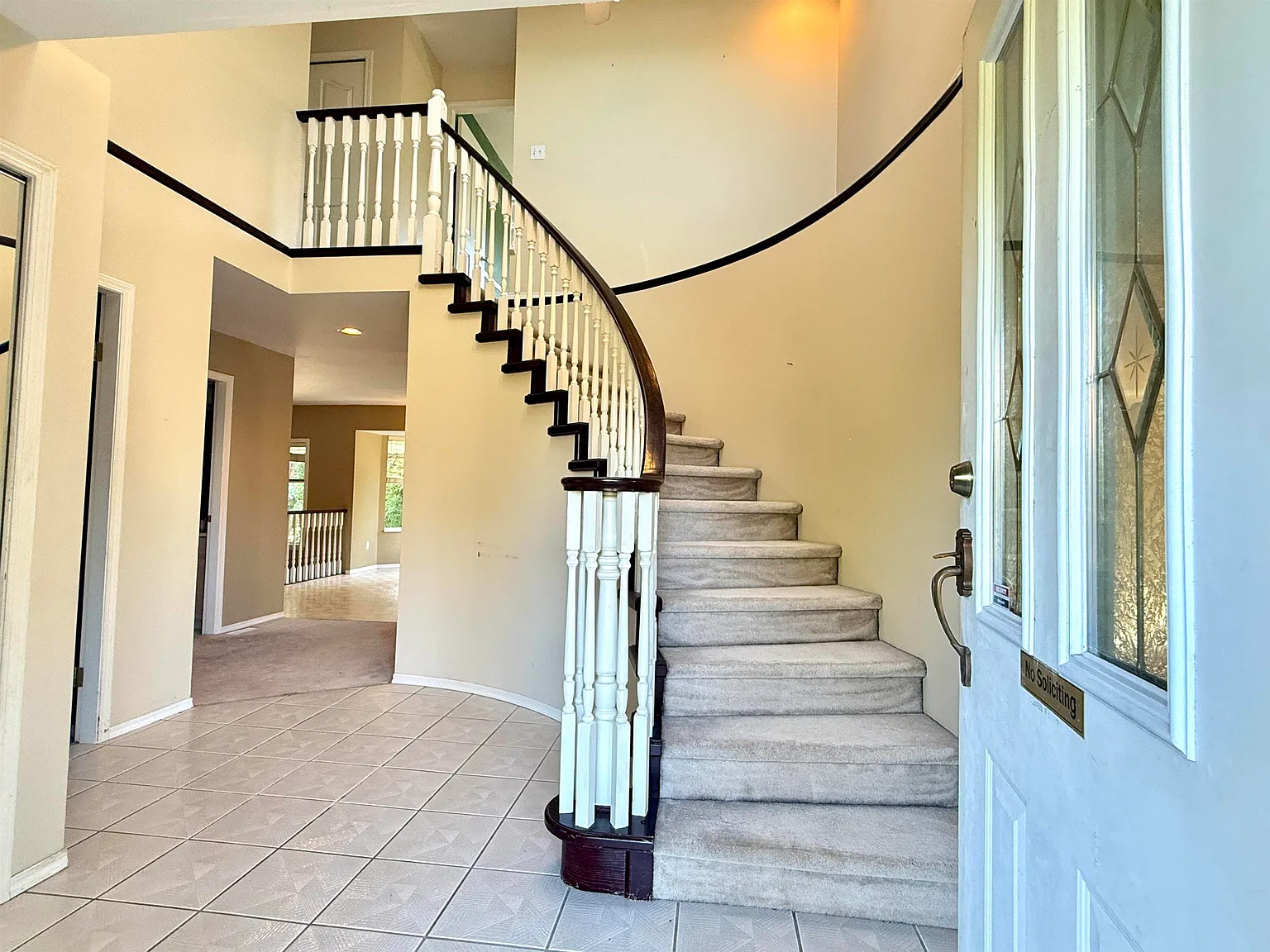 4 bed, 2349 sqft, $4,000 — Photo 2