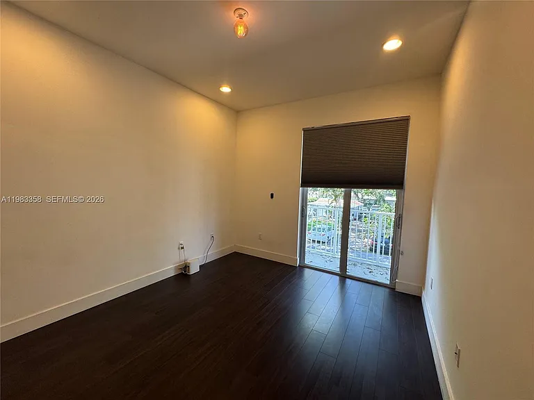 2630 NE 213th St #105 — Photo 20