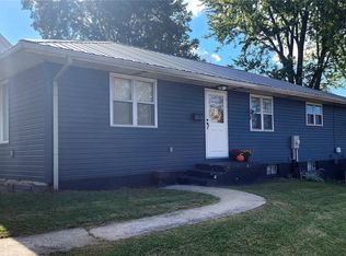 325 Van Zant St, Chester, IL 62233