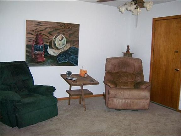 2nd image of 2947 Washington Dr