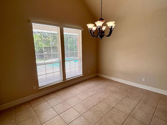 4th image of 6120 Gracemount Ln