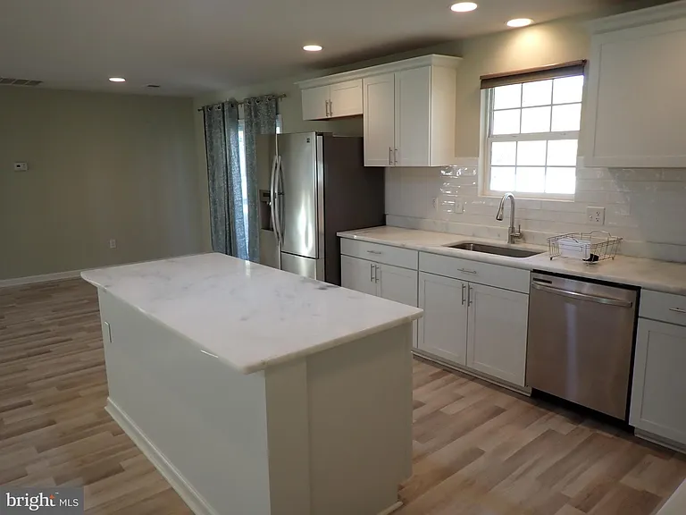 22064 Spring Valley Dr — Photo 6