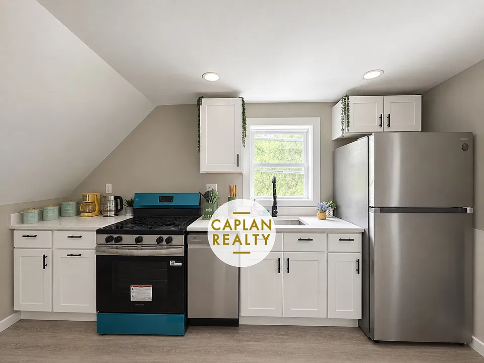 579 Woodward Ave #3F