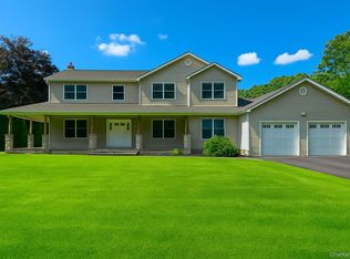 14 Wessel Ln, Medford, NY 11763