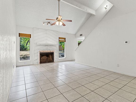 4th image of 8113 Baywood Dr