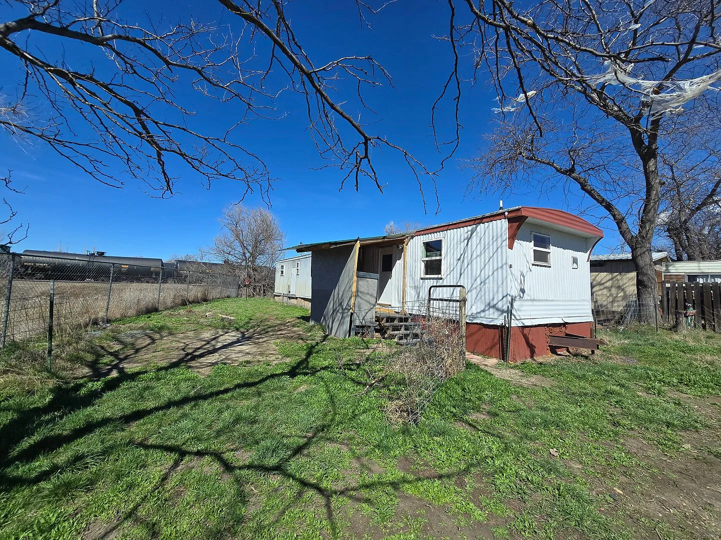 2 bed, 1 bath Trailer House — Photo 1