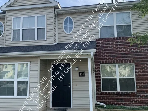 12948 Townsend Dr APT 111, Grand Ledge, MI 48837