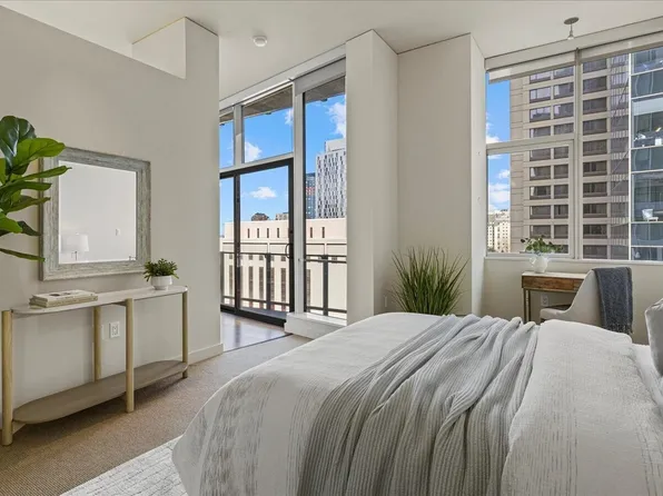 909 5th Ave Unit 1404, Seattle, WA 98164