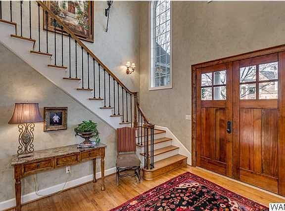 3rd image of 6329 Lake Vista Cir