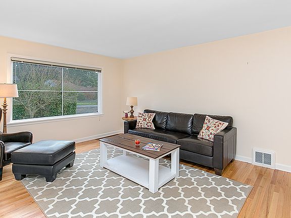 2nd image of 11343 15th Ave NE