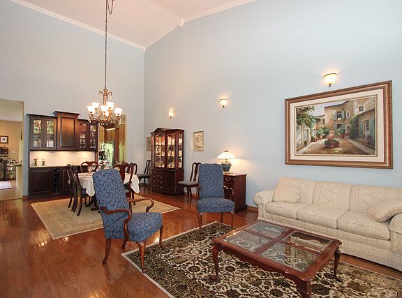 3rd image of 4817 Creek Dr