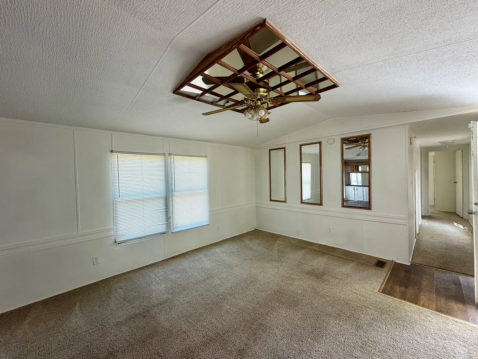 3 bed, $995 — Photo 2