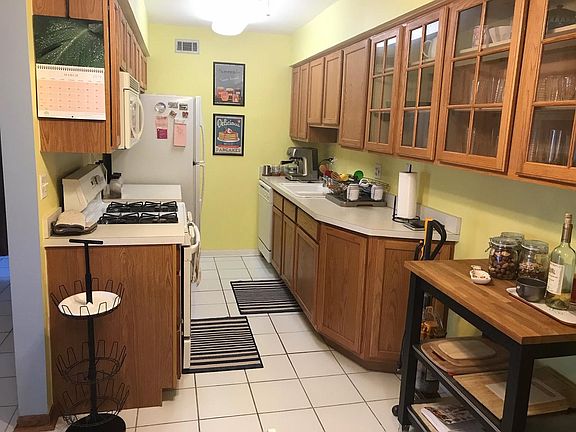 5th image of 1505 N Windsor Dr APT 306
