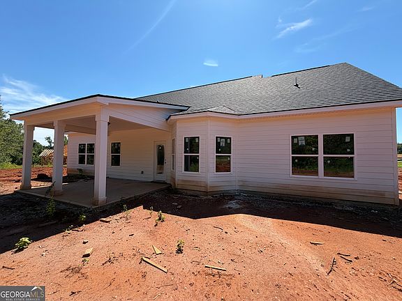 3rd image of 1320 Sycamore Cir