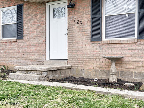 2nd image of 1729 Village Ln