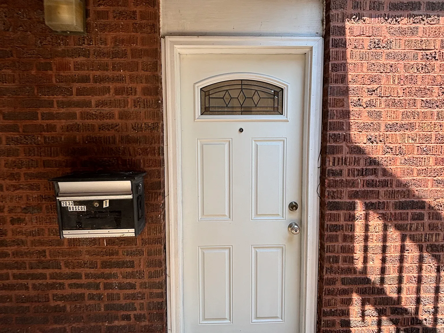 2 bed, 900 sqft, $2,200 — Photo 2