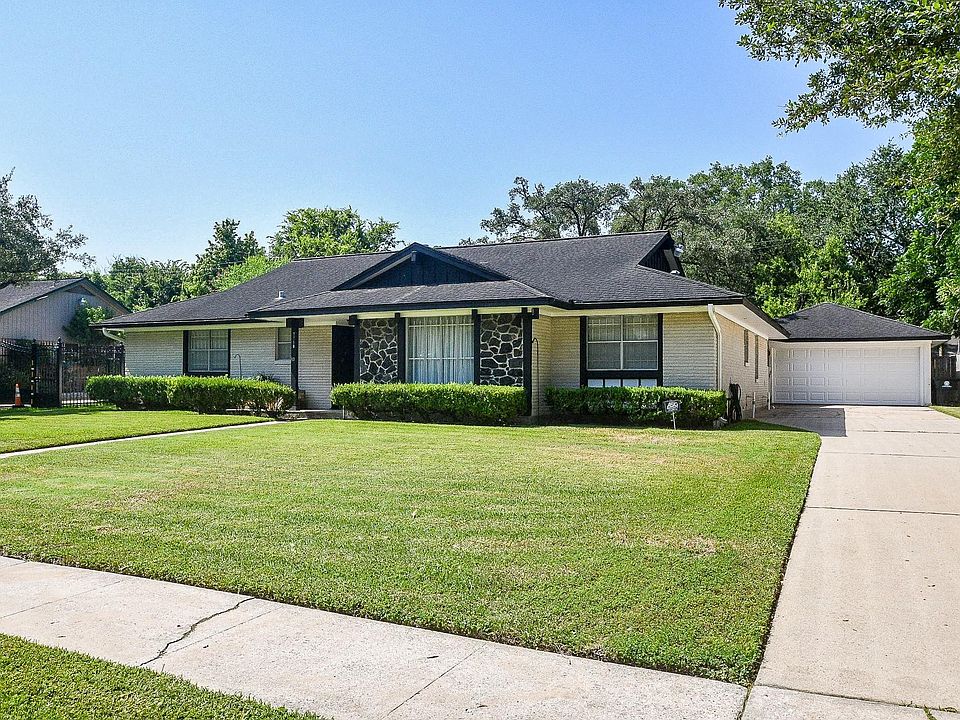 1st image of 7719 Clarewood Dr